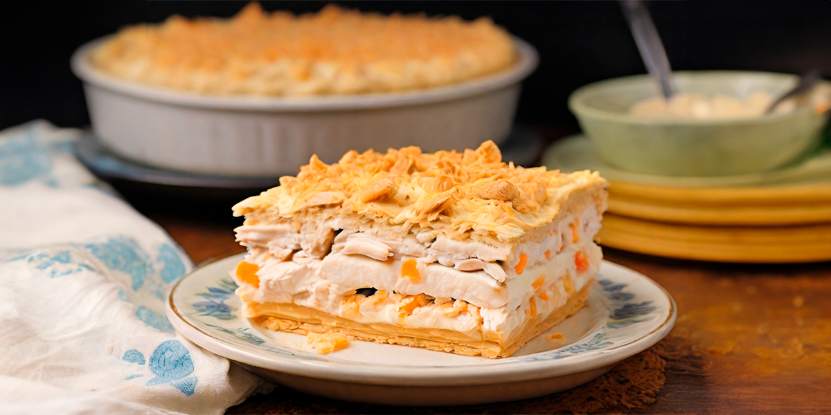 Torta de biscoito Cream Cracker com frango e requeijão