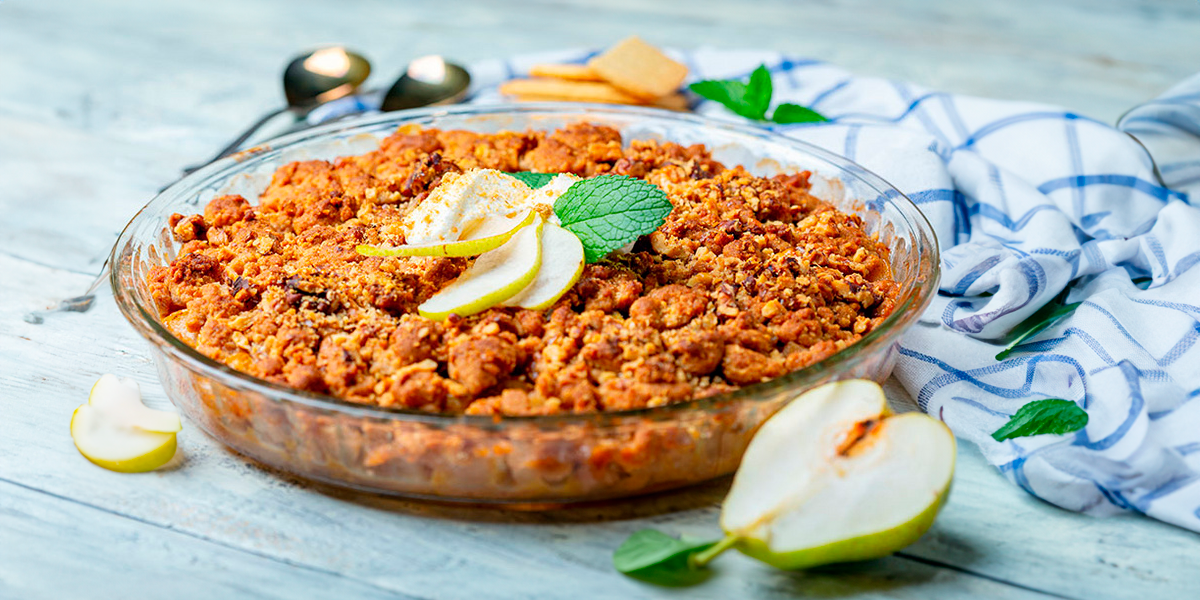 Crumble de pera com biscoitos Maisena