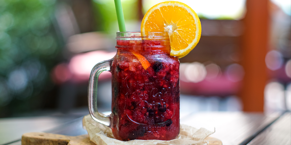 Refrigerante de frutas vermelhas (bebida sem álcool)