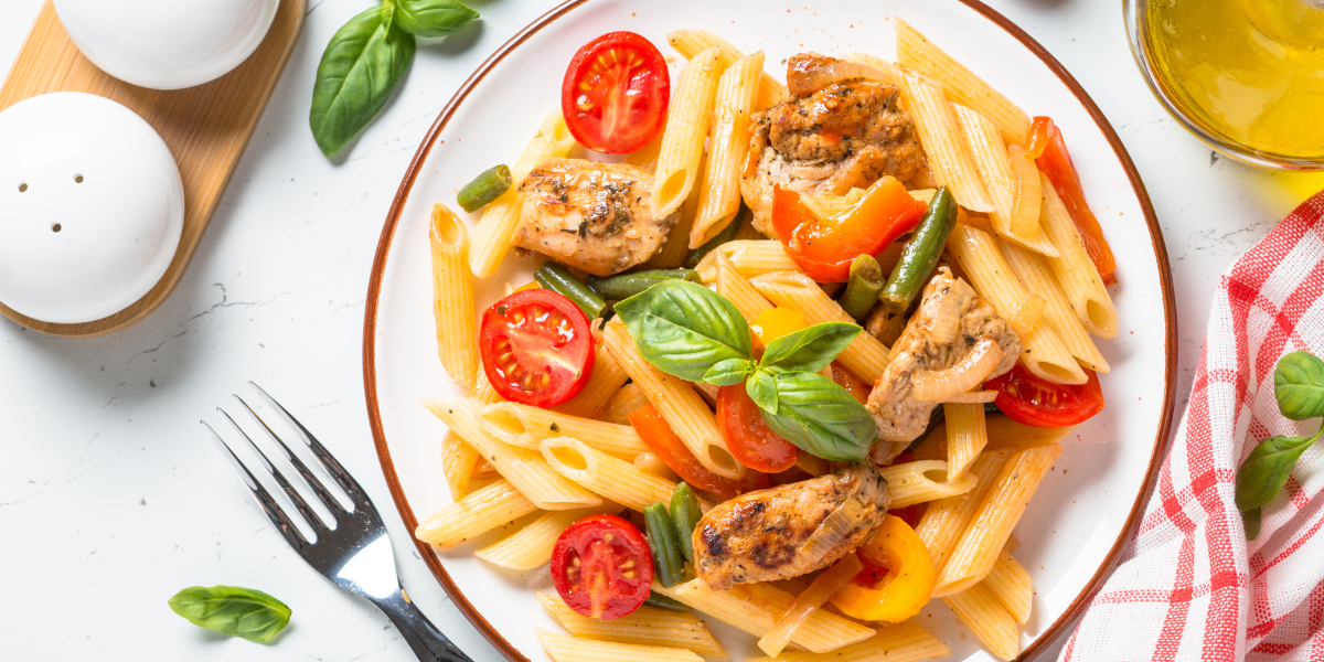 Macarrão com frango ao curry (massa prática)