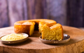 Bolo de fubá com erva-doce