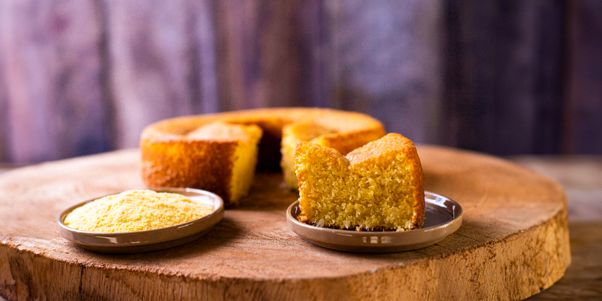 Bolo de fubá com erva-doce