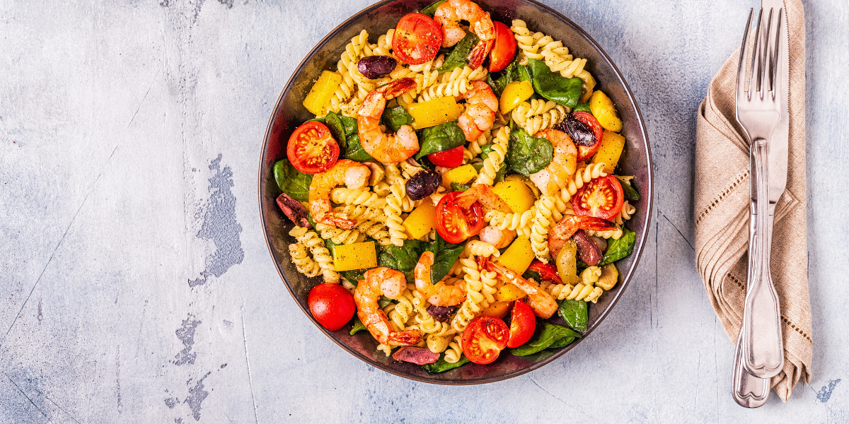 Fusilli com tapenade de alcaparras e azeitonas negras (massa especial)