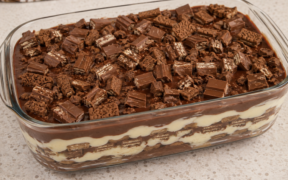 Pavê de kitkat e bis