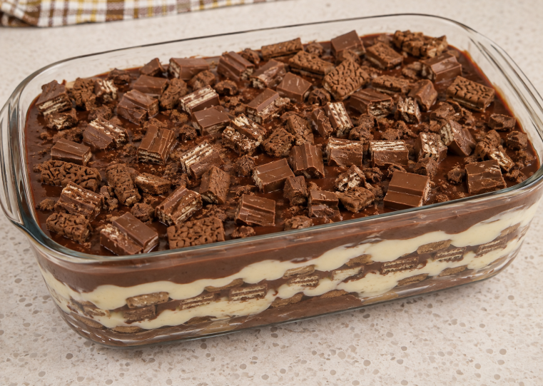 Pavê de kitkat e bis