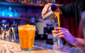 Drink Cafezinho e laranja com refresco Vilma